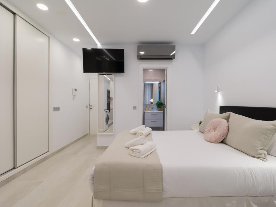 Bed, Bedroom