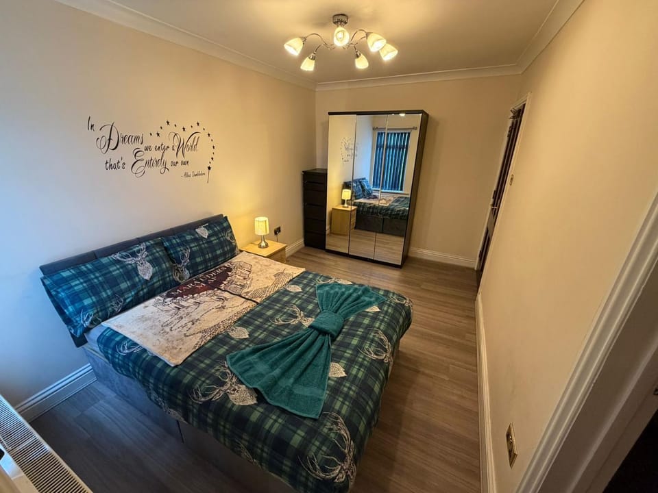 Bed, Bedroom, wardrobe