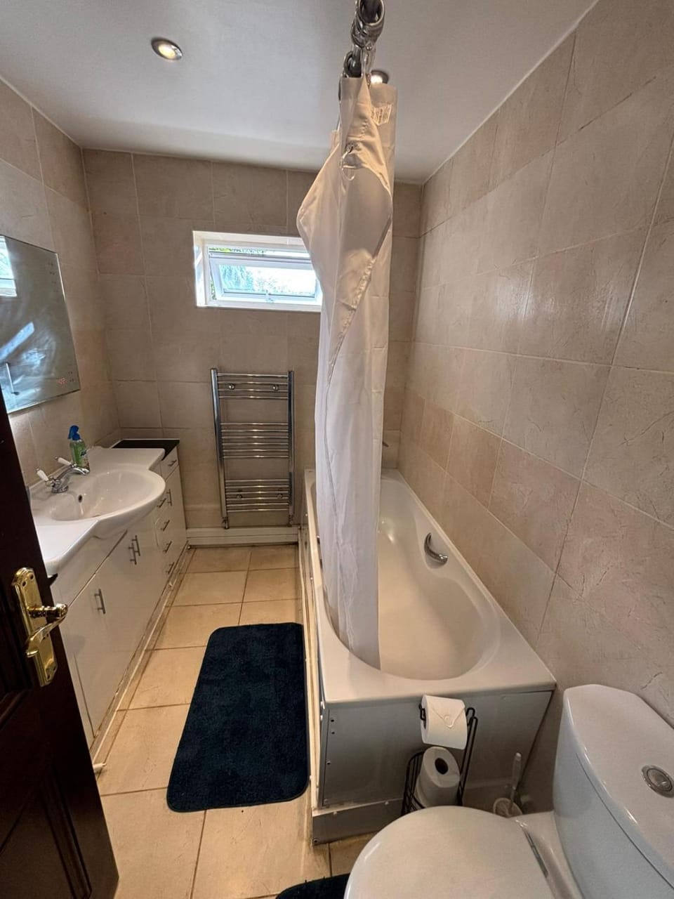 Shower, Toilet, Bathroom, Bath, towels