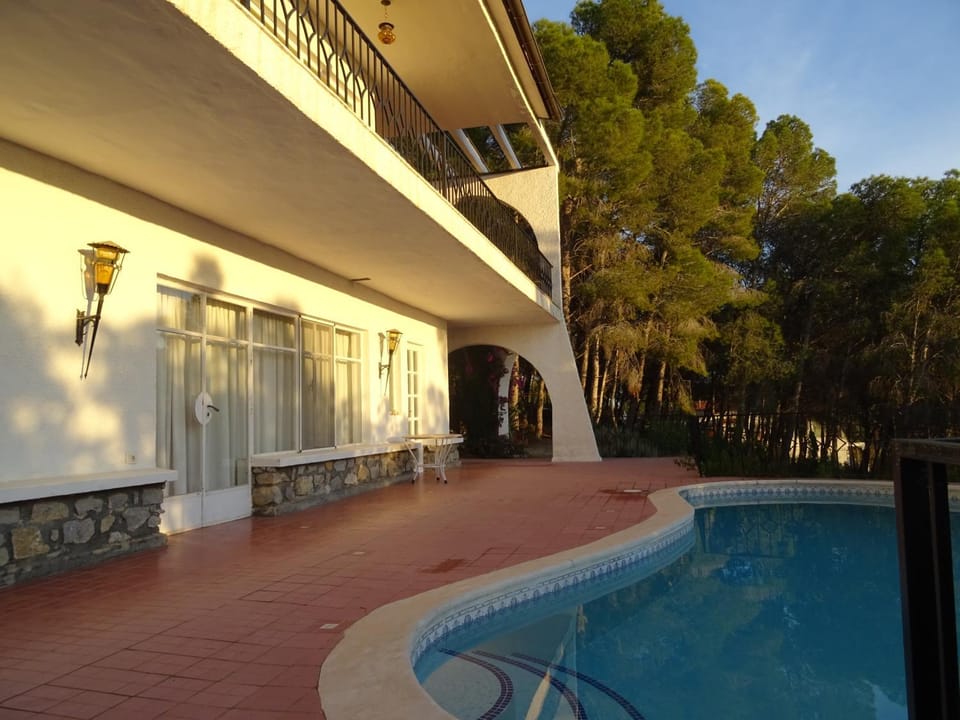 Property building, Pool view