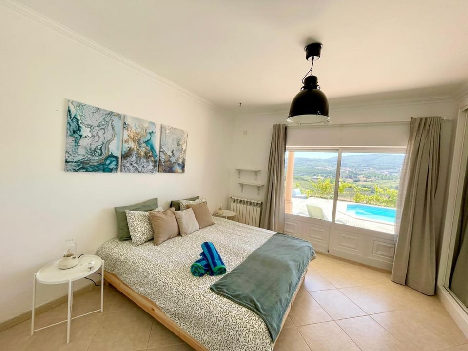 Bed, Photo of the whole room, Bedroom, Pool view, Swimming pool, towels