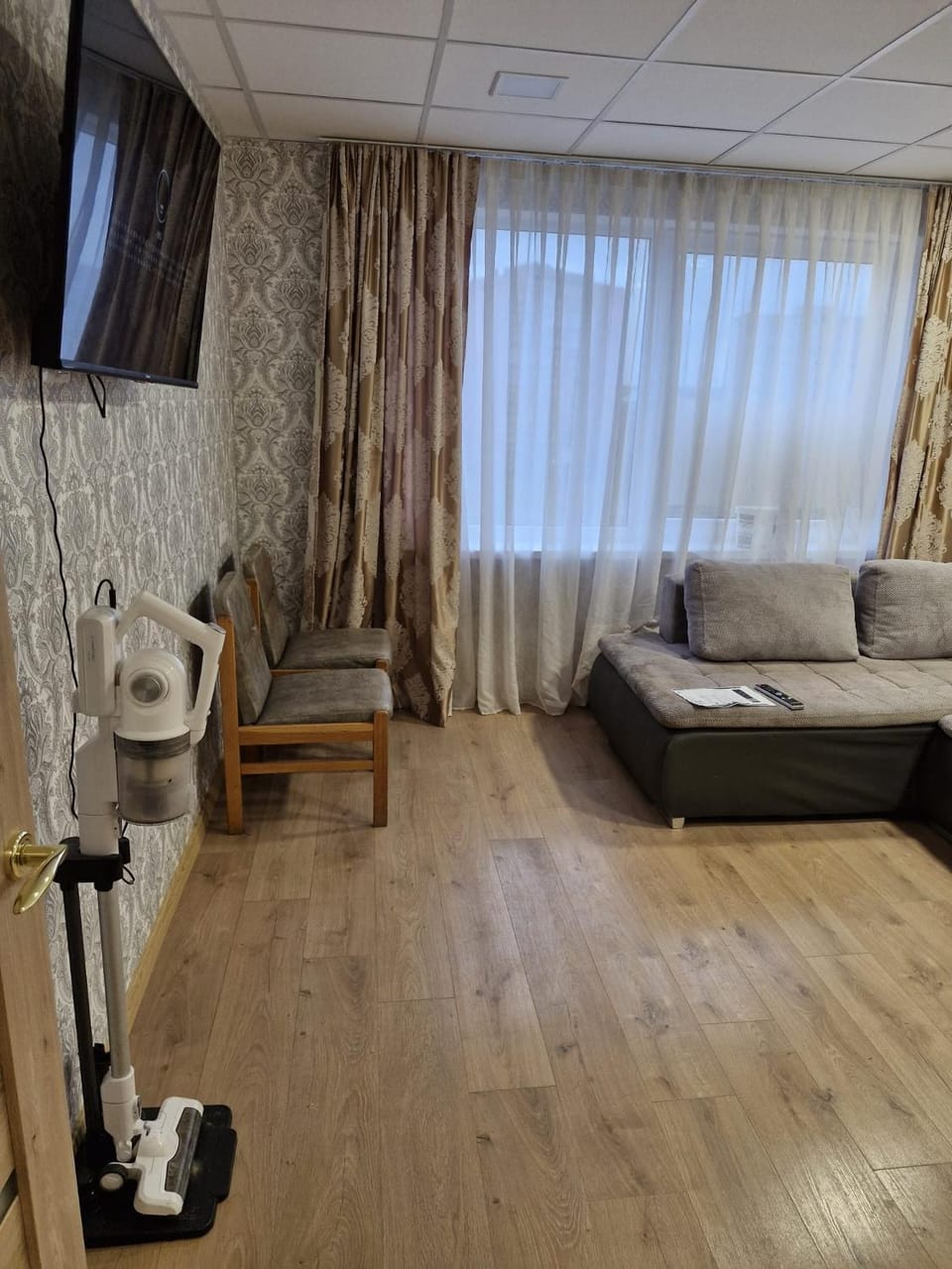 TV and multimedia, Photo of the whole room