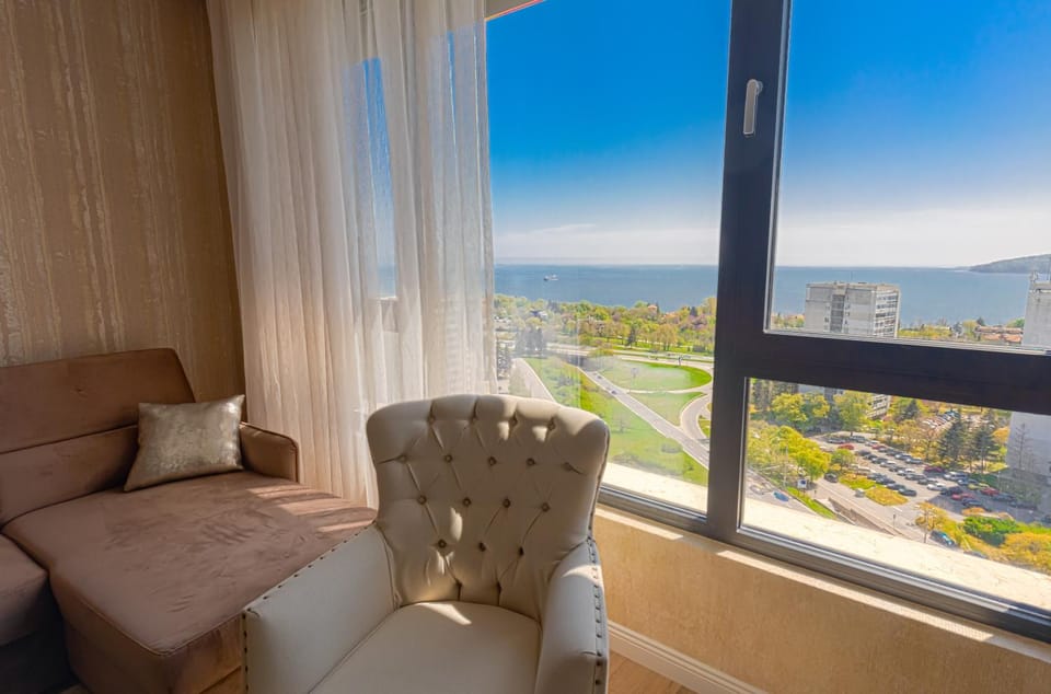 Day, View (from property/room), Living room, Seating area, Sea view