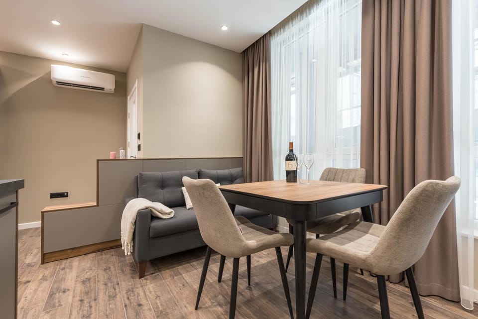 Living room, Dining area, air conditioner