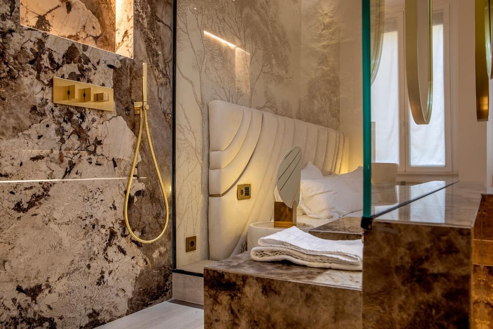 Shower, Bed