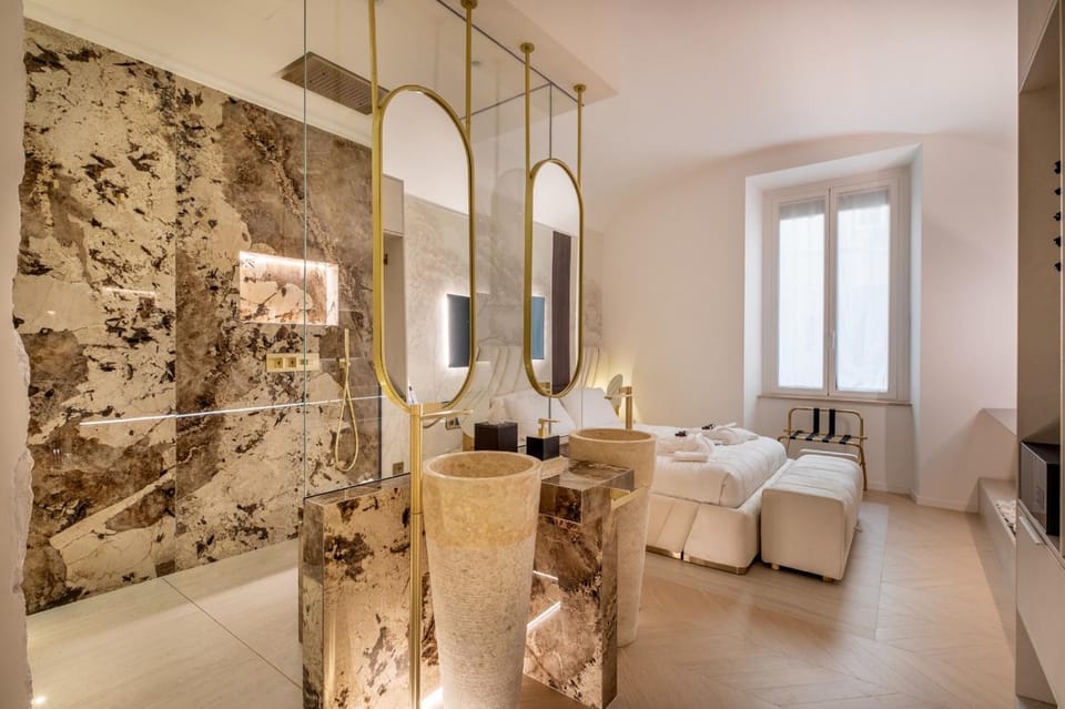 Shower, Bedroom