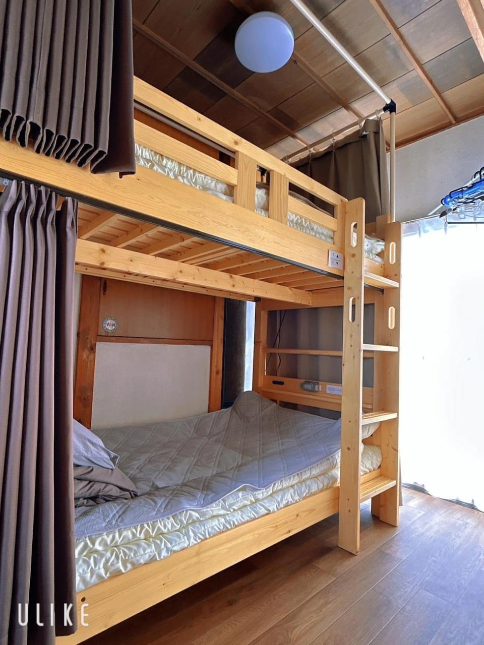 Bedroom, bunk bed