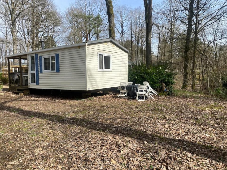 Mobil Home près de Paris Campground/ 
RV Resort in Île-de-France
