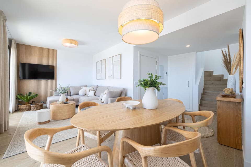 Living room, Dining area