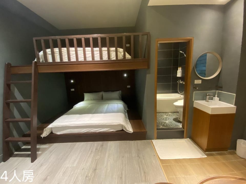 Photo of the whole room, bunk bed