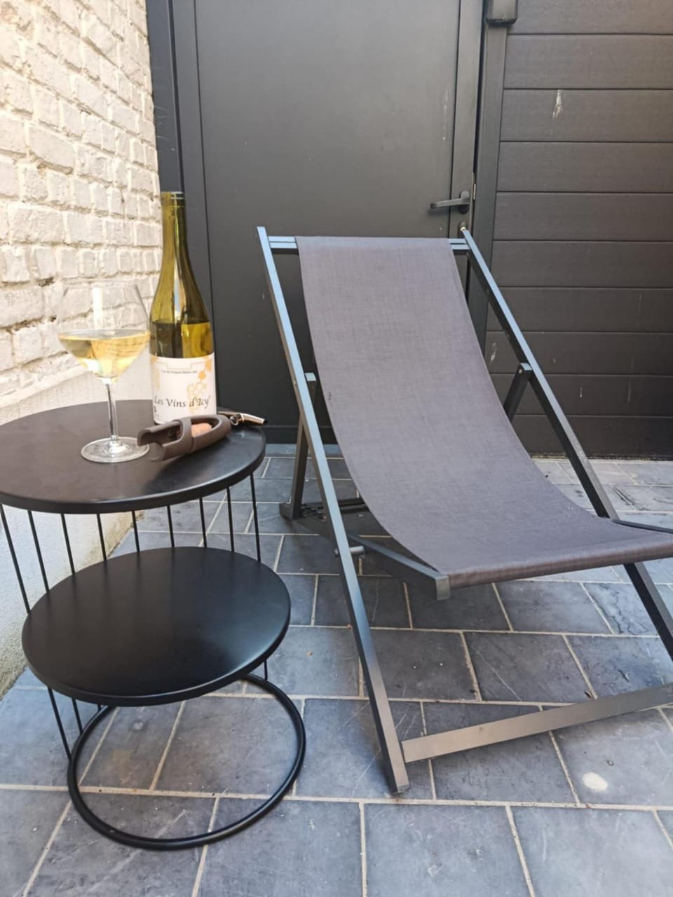Patio, Day, Dining area, Beach