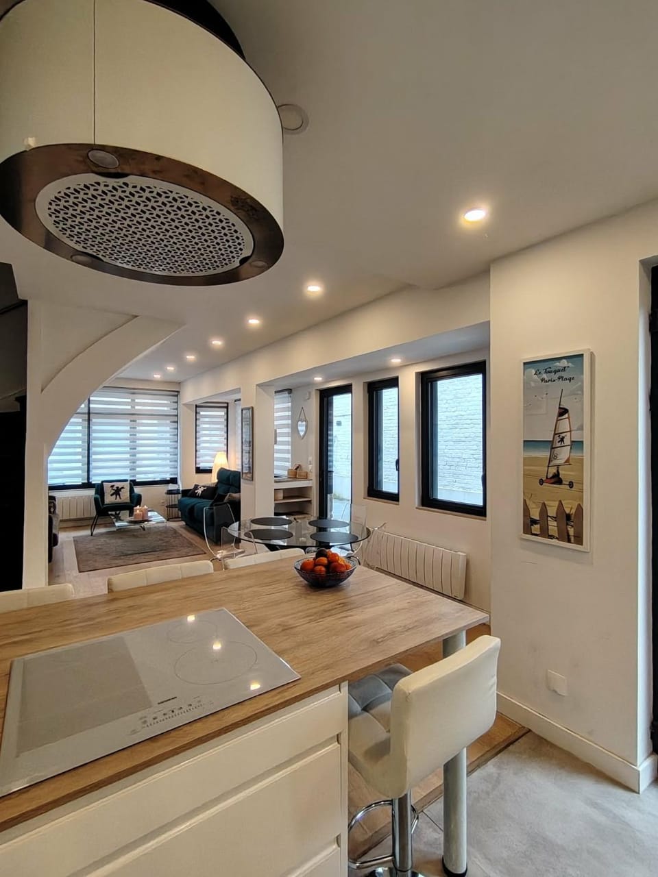 Dining area, kitchen
