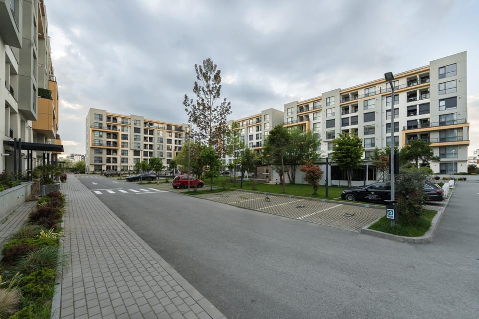 Property building, Day, Neighbourhood, Location