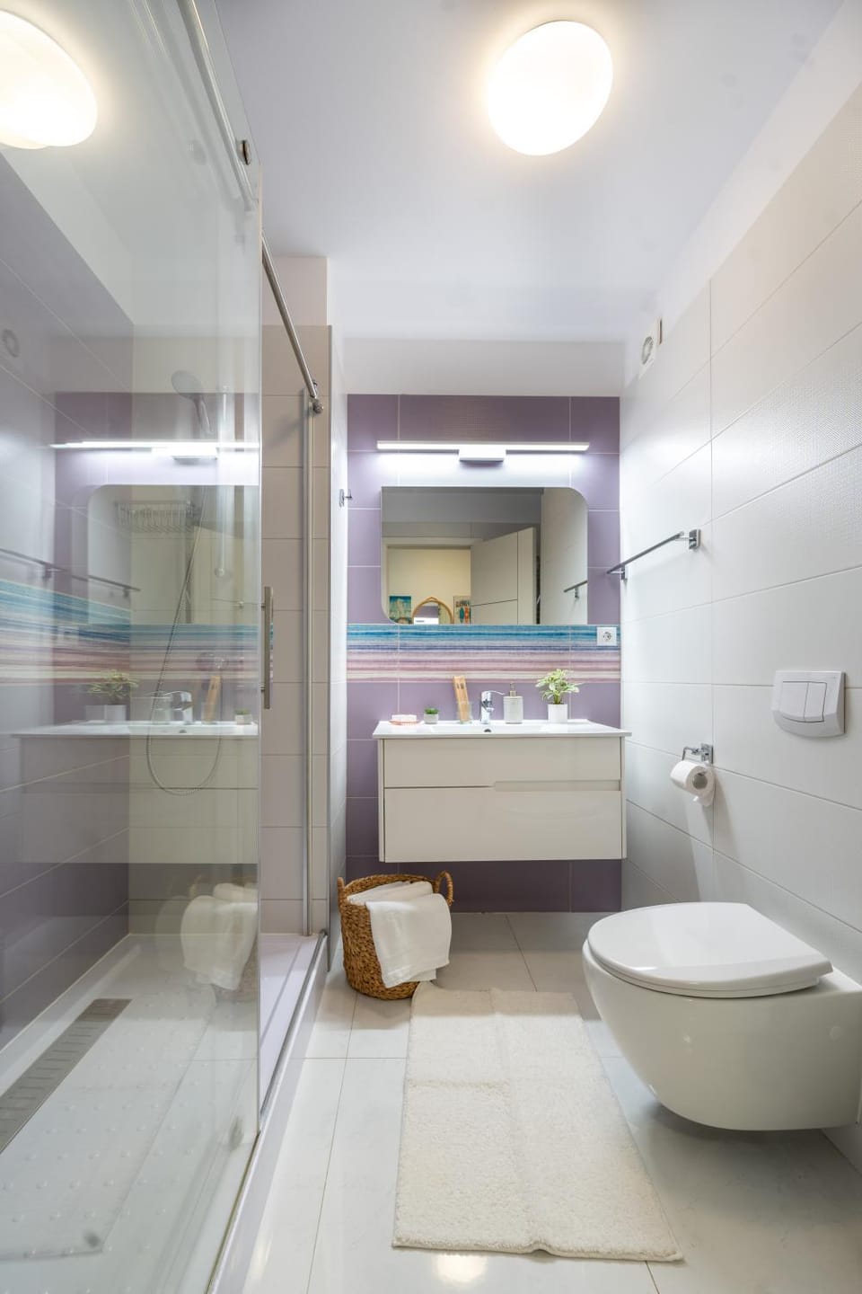 Shower, Toilet, Bathroom, towels