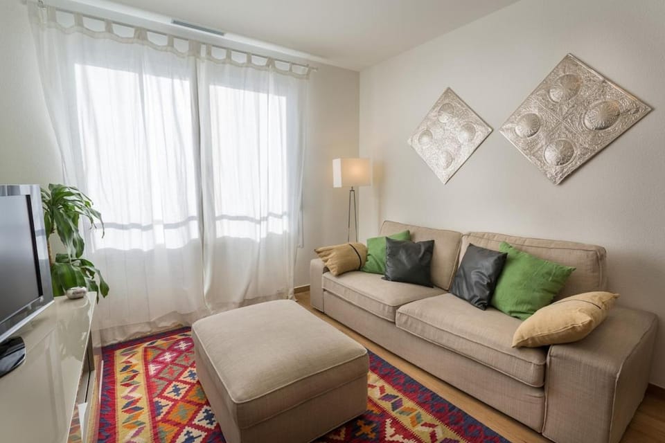 TV and multimedia, Seating area