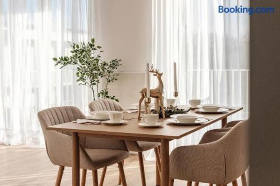 Balcony/Terrace, Living room, Seating area, Dining area, internet, internet