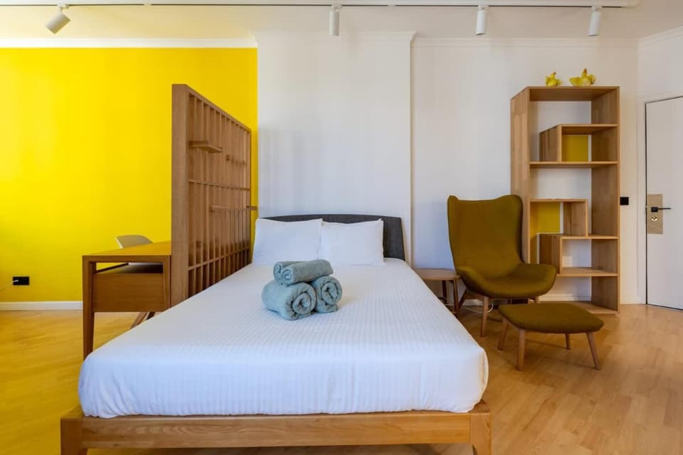 Yellow Sun Studio - Cozy Stay in Central Funchal Apartment in Funchal