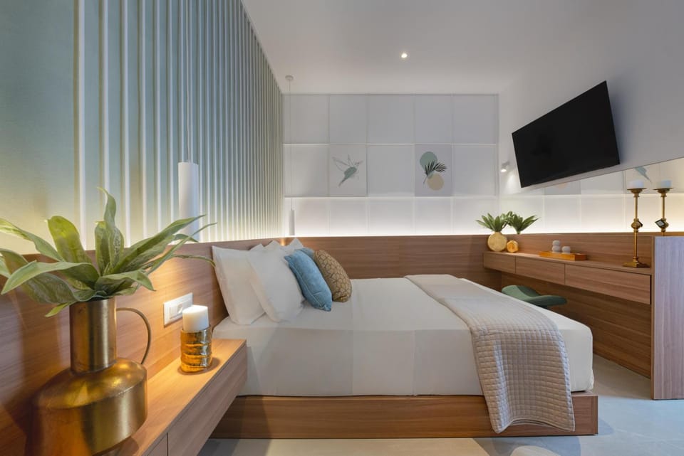 Bed, TV and multimedia, Photo of the whole room, Evening entertainment, Bedroom