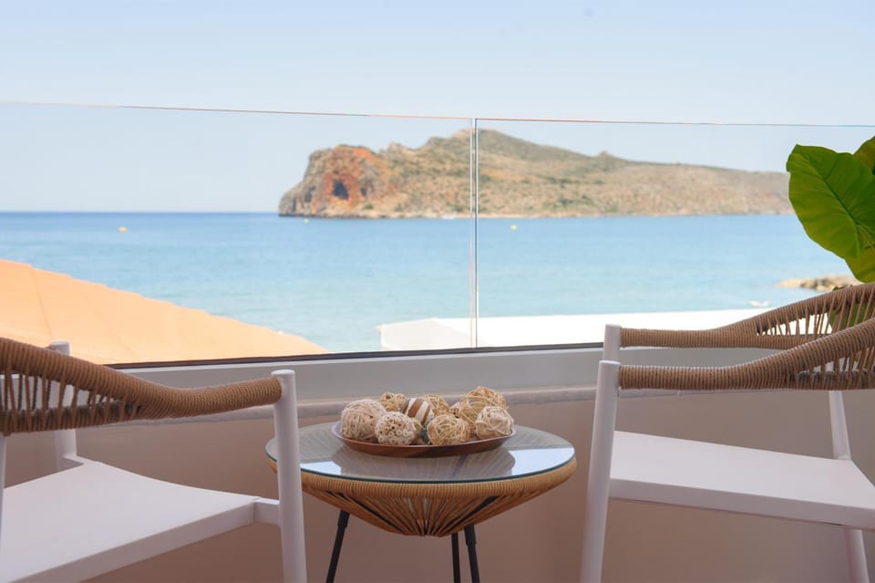 Day, Natural landscape, View (from property/room), Balcony/Terrace, Balcony/Terrace, Beach, Mountain view, Sea view