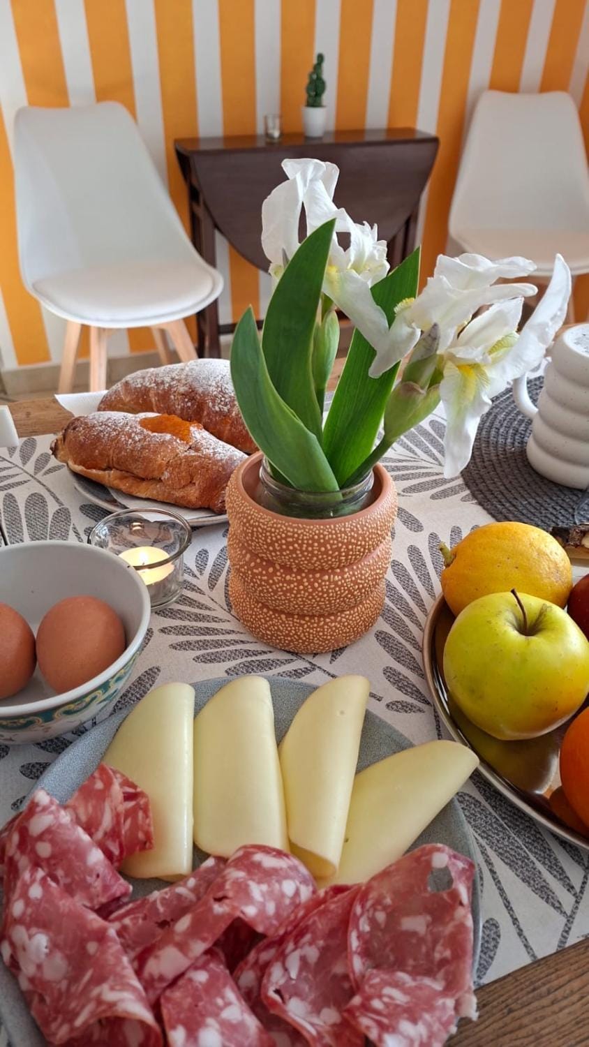 Buffet breakfast, Italian breakfast