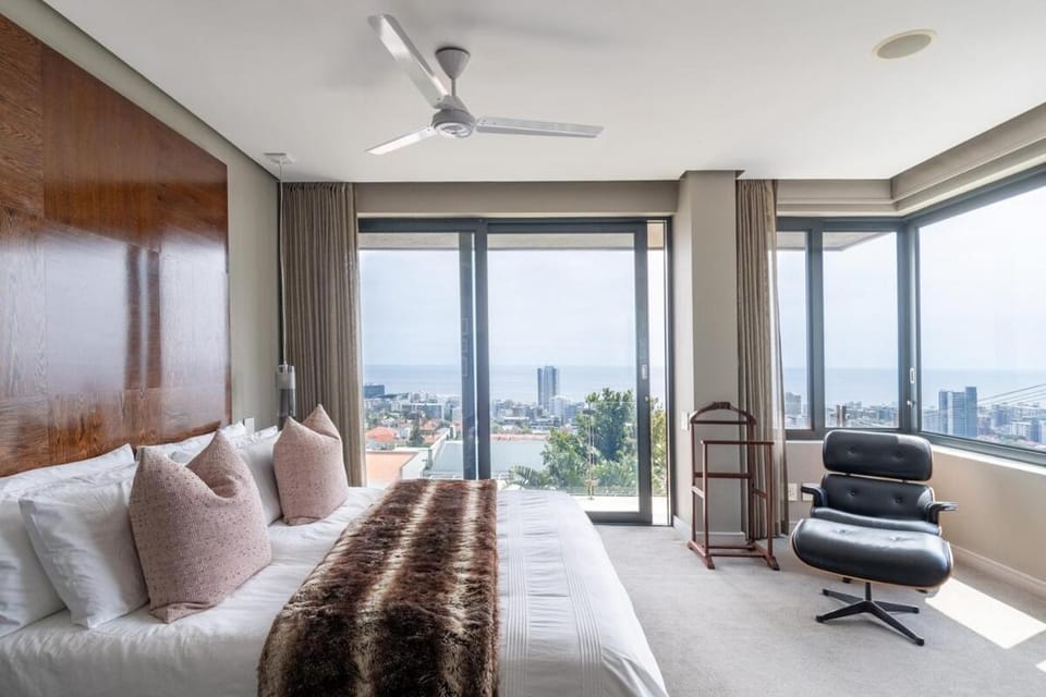 Live in Luxury Bordeaux Fresnaye House in Sea Point