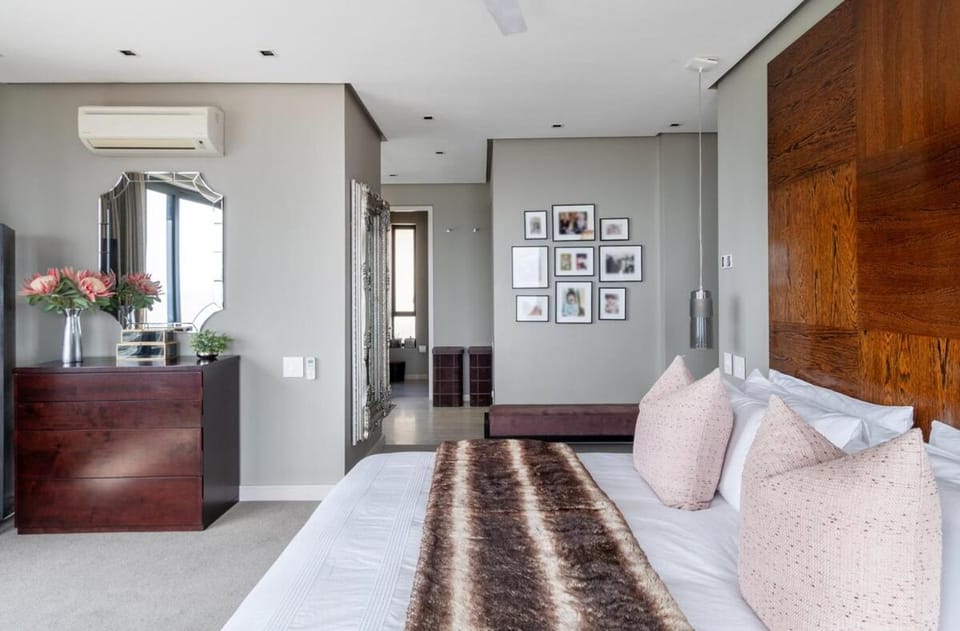 Live in Luxury Bordeaux Fresnaye House in Sea Point