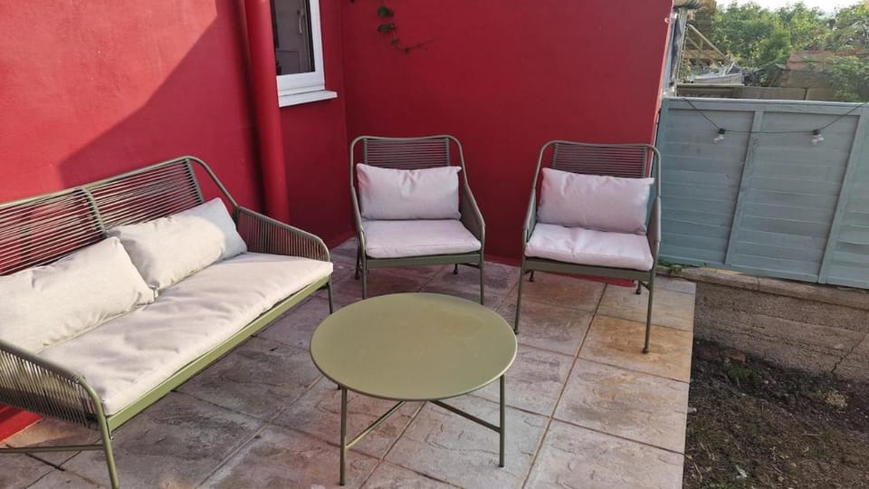 Patio, Seating area