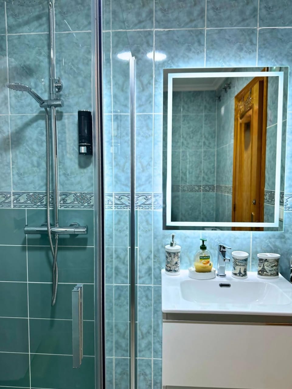 Sol y Sal: Los Locos Beach Apartment in Torrevieja
