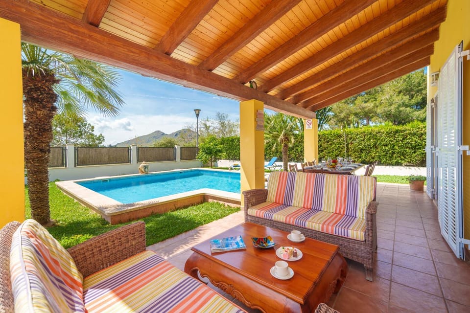 Patio, Day, Natural landscape, Garden, Balcony/Terrace, Living room, Seating area, Dining area, Garden view, Pool view, Swimming pool, sunbed