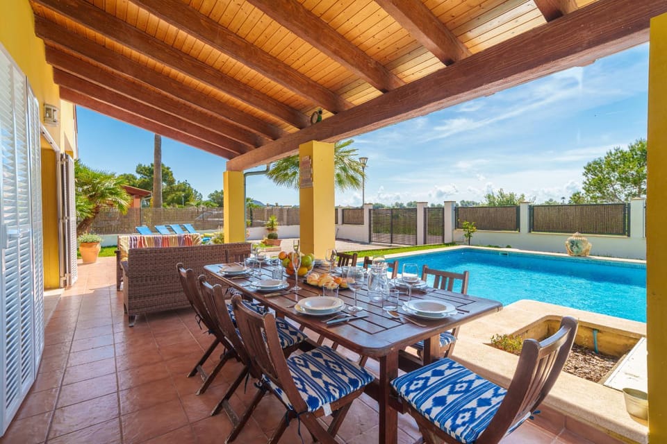 Patio, Day, View (from property/room), Balcony/Terrace, Living room, Seating area, Dining area, Pool view, Swimming pool, sunbed