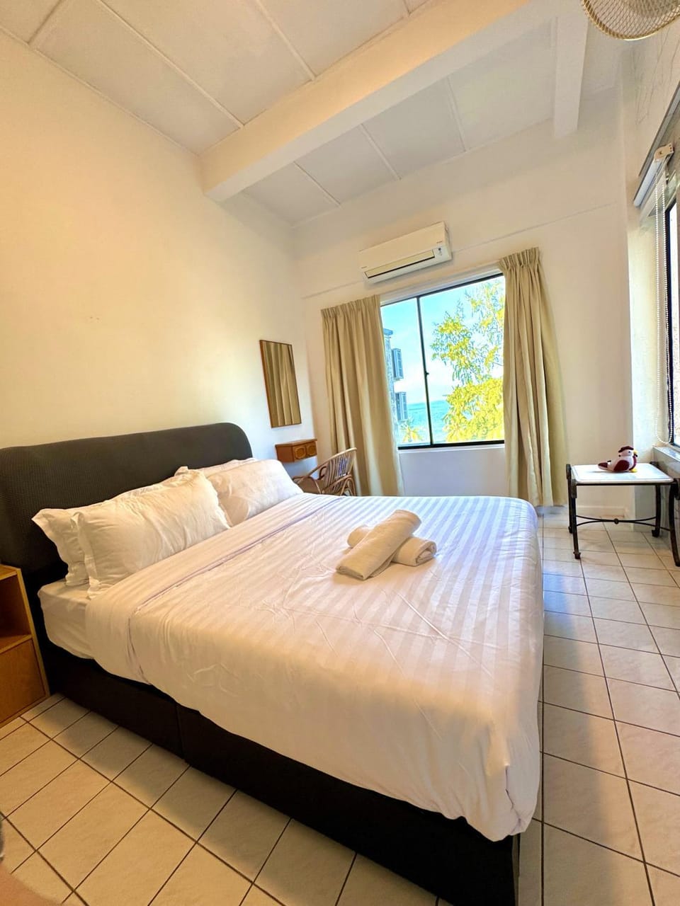 Bed, Photo of the whole room, Bedroom, towels, air conditioner