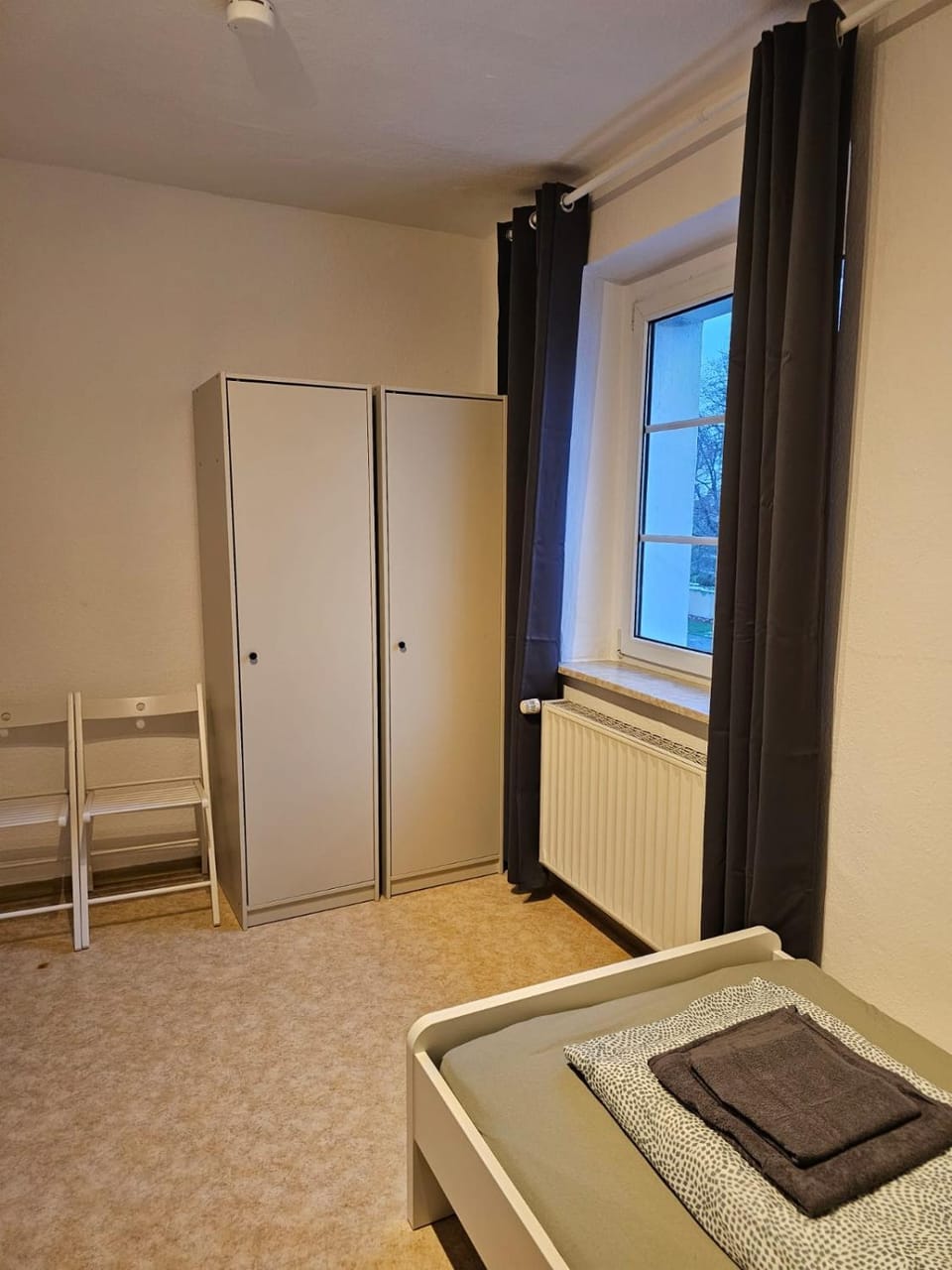 Leuna bei Leipzig & Halle - 2 Apartments mit je 3 Schlafzimmern, Küche, Bad Apartment in Thuringia, Germany