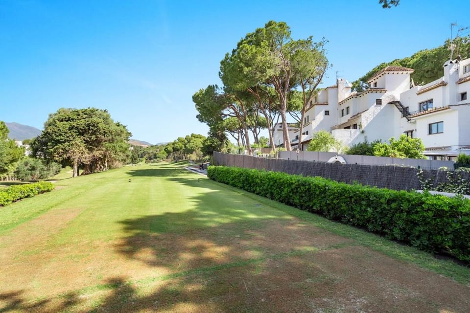 PH with Rooftop Terrace views Aloha Golf RDR489 Apartment in Marbella