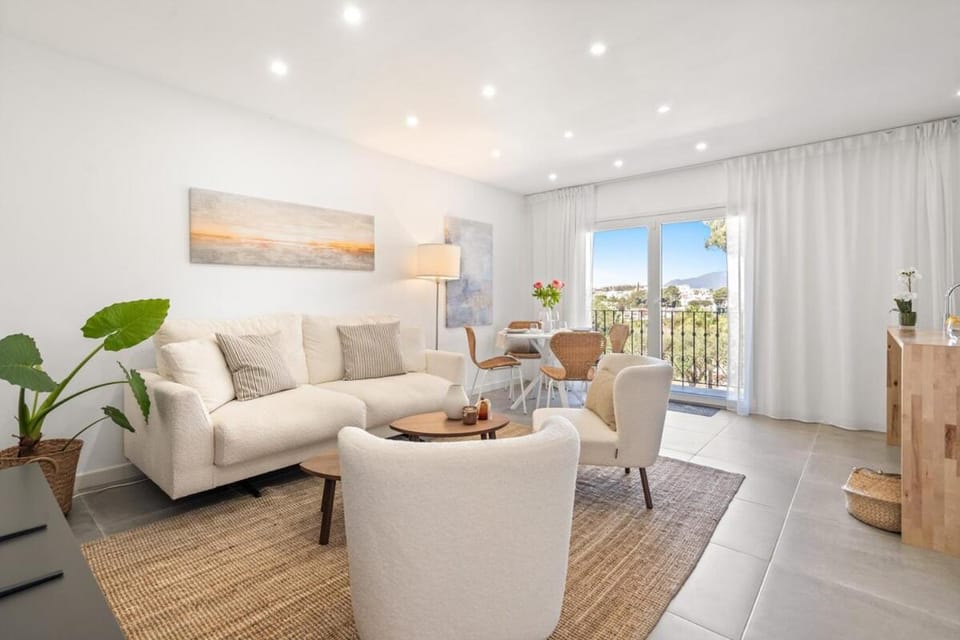 PH with Rooftop Terrace views Aloha Golf RDR489 Apartment in Marbella
