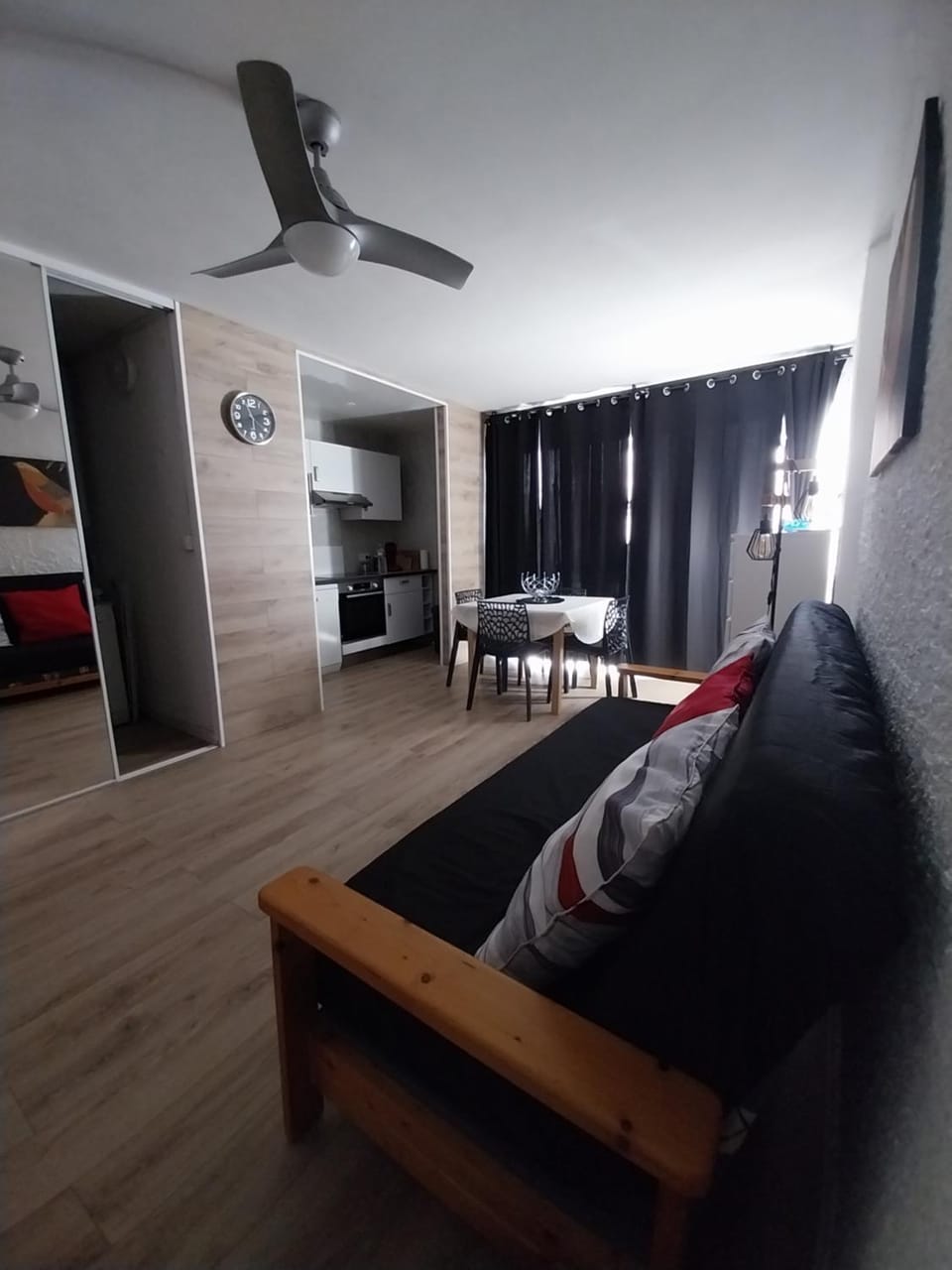 Bed, Kitchen or kitchenette, Living room, Dining area