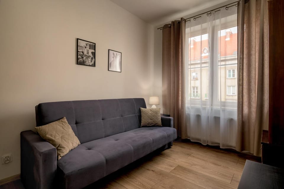 Seating area, Bedroom
