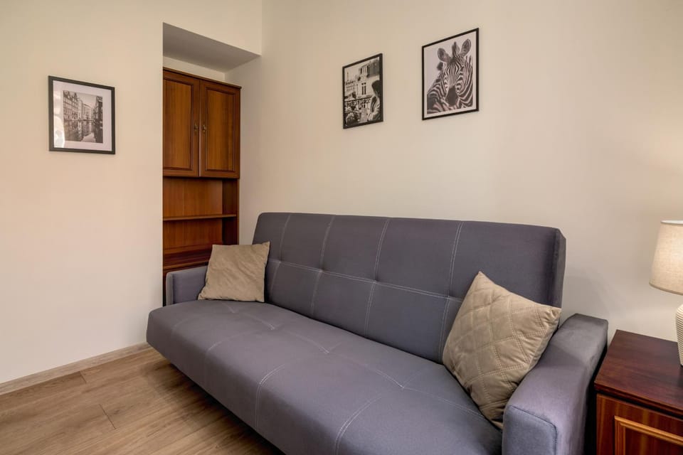 Seating area, Bedroom