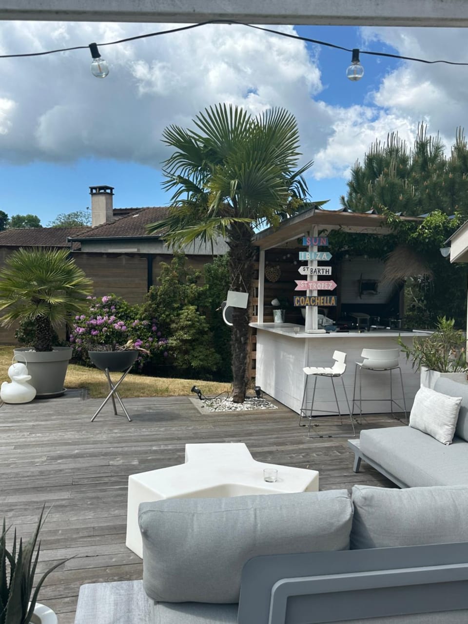 Lounge or bar