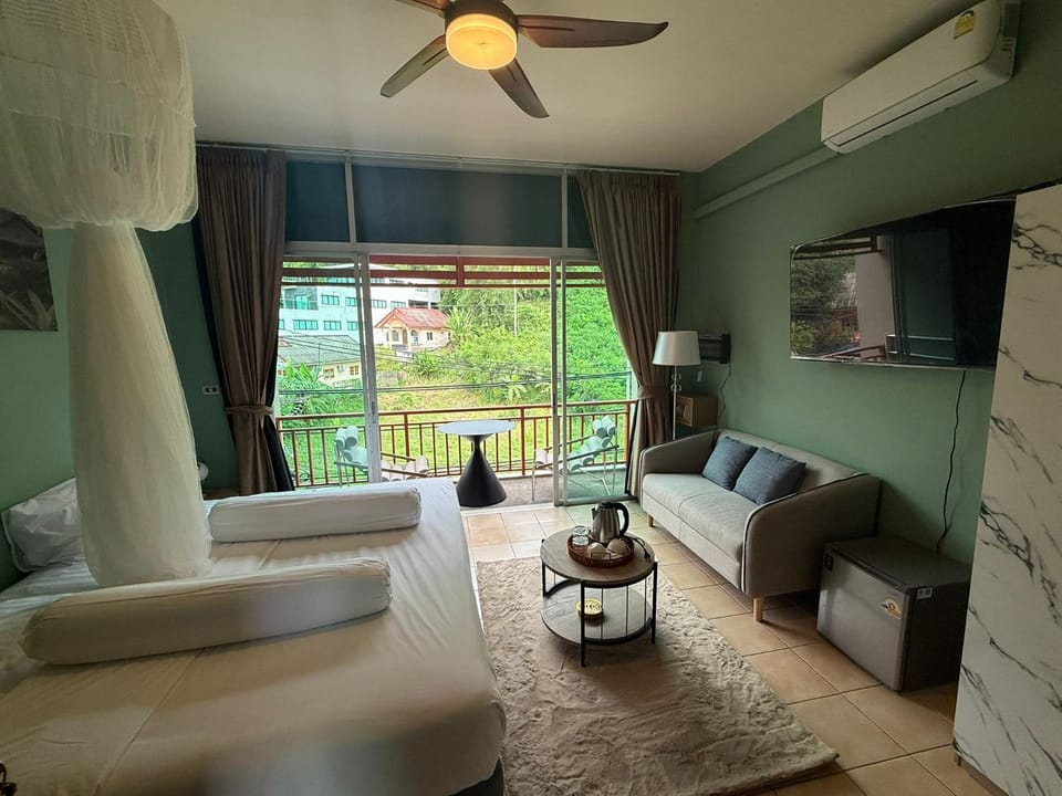 Bed, TV and multimedia, View (from property/room), Living room