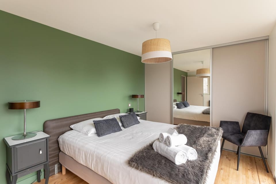 Bed, Bedroom