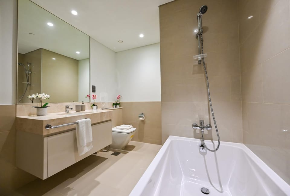 Bathroom, Bath, towels