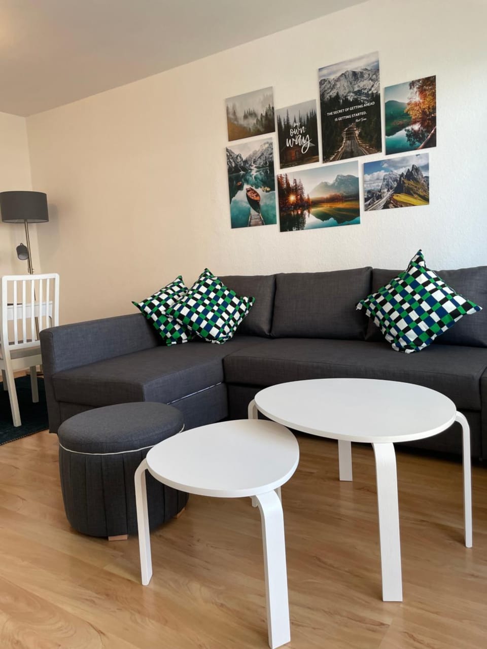 Living room, Seating area