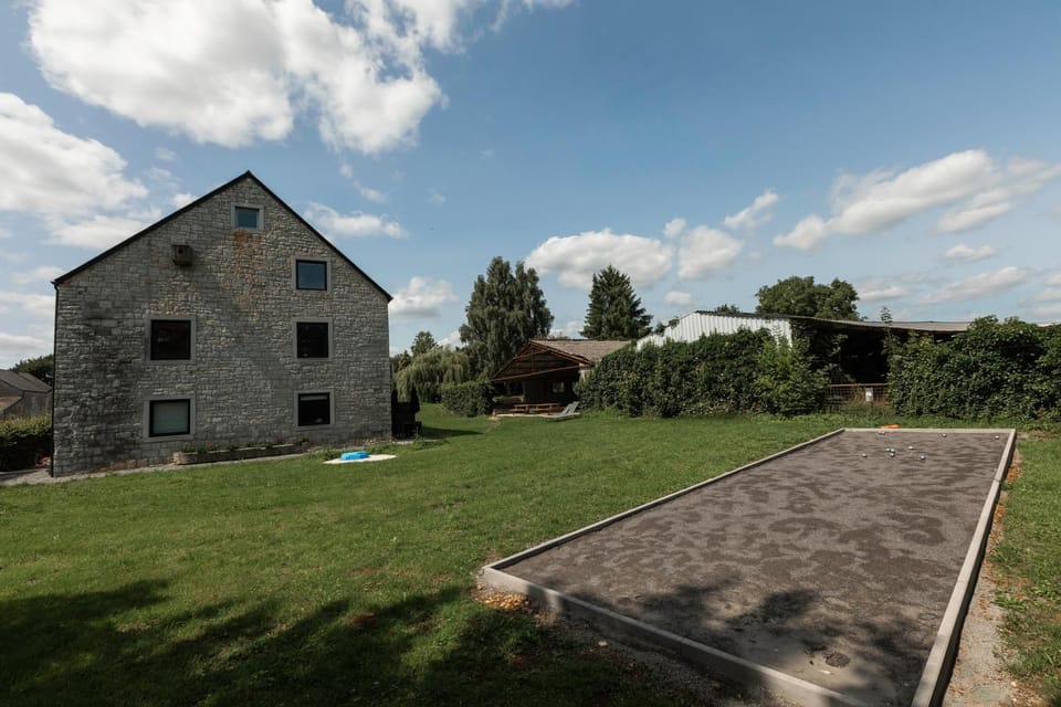 La Barzalière House in Wallonia, Belgium
