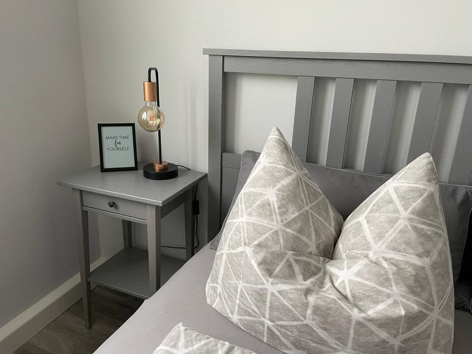 Bed, Decorative detail, Bedroom