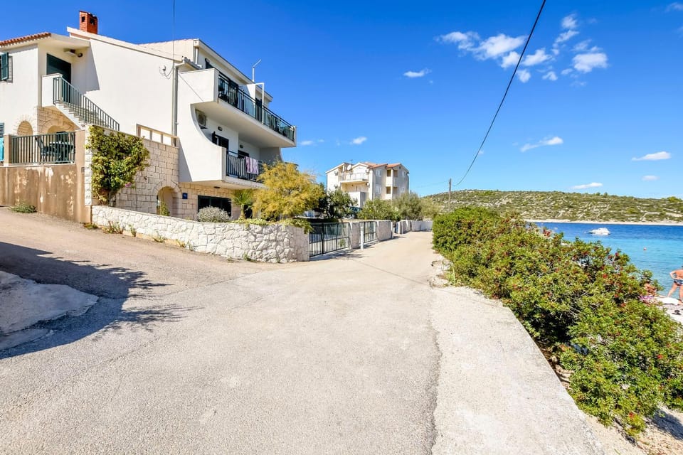 Property building, Facade/entrance, Sea view