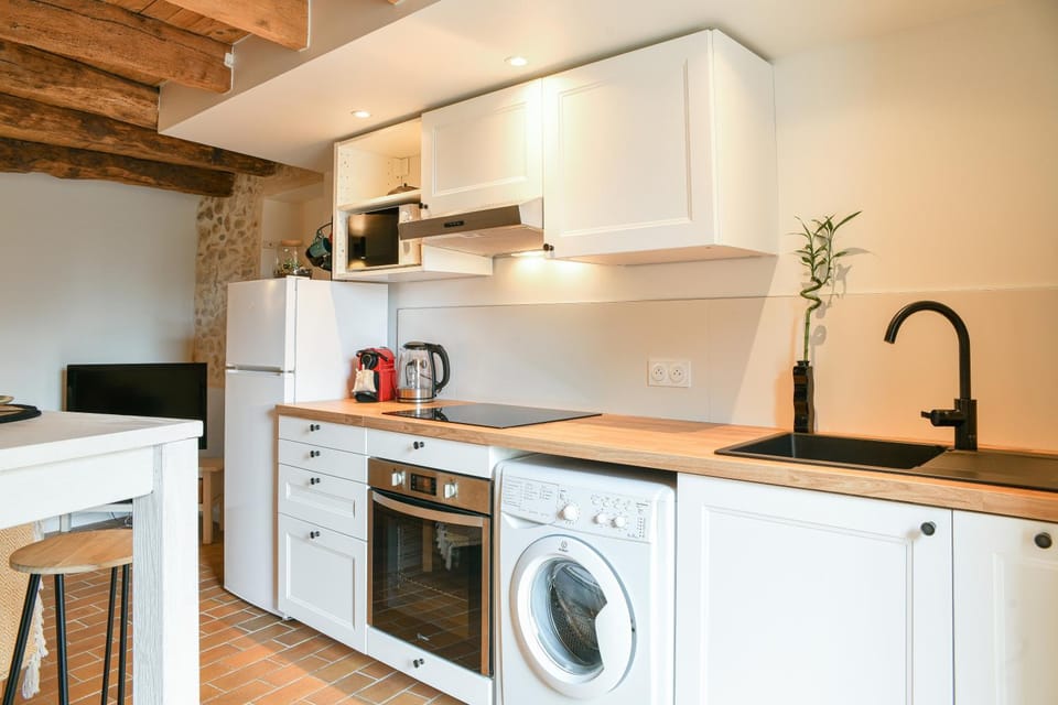 Kitchen or kitchenette, Living room