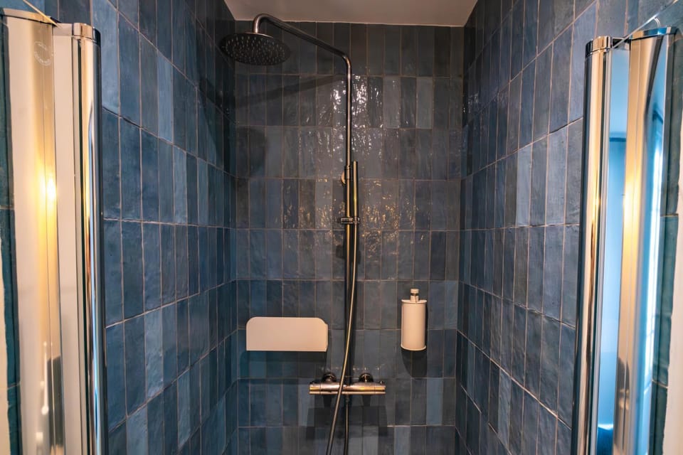 4 Guest - Hausmanian Flat Arc de Triomph Apartment in Paris