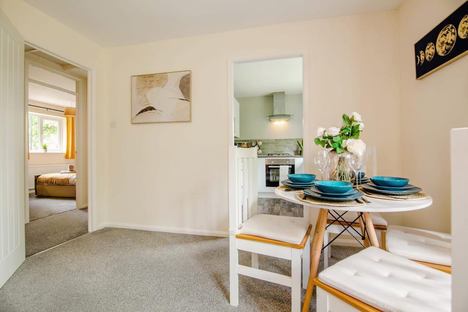 Living room, Photo of the whole room, Seating area, Dining area