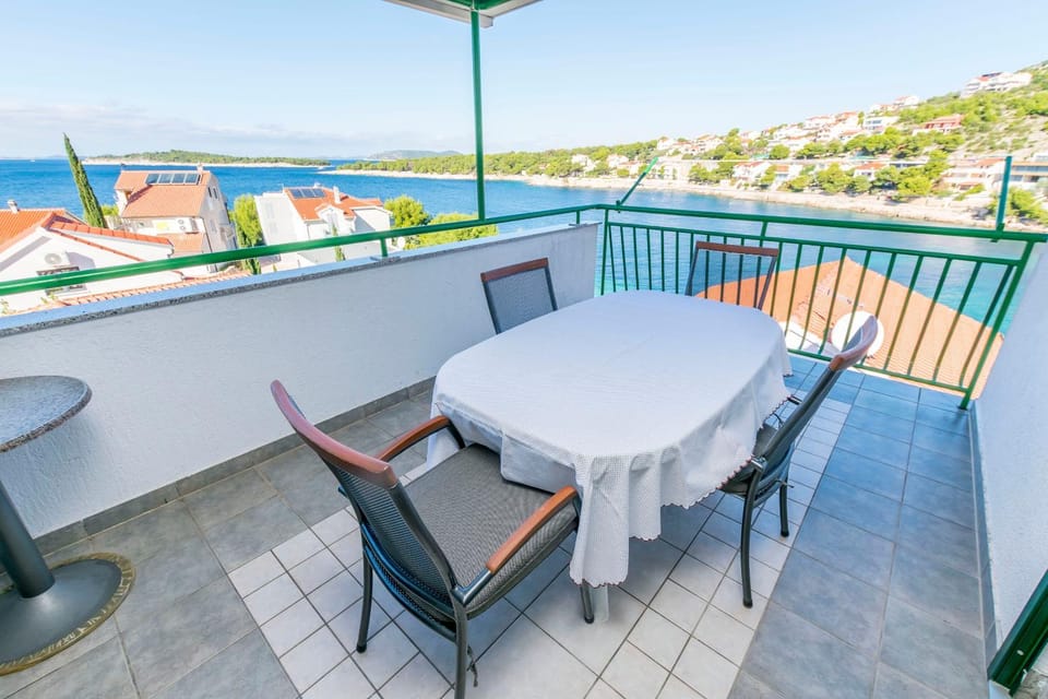Day, View (from property/room), Balcony/Terrace, Seating area, Sea view