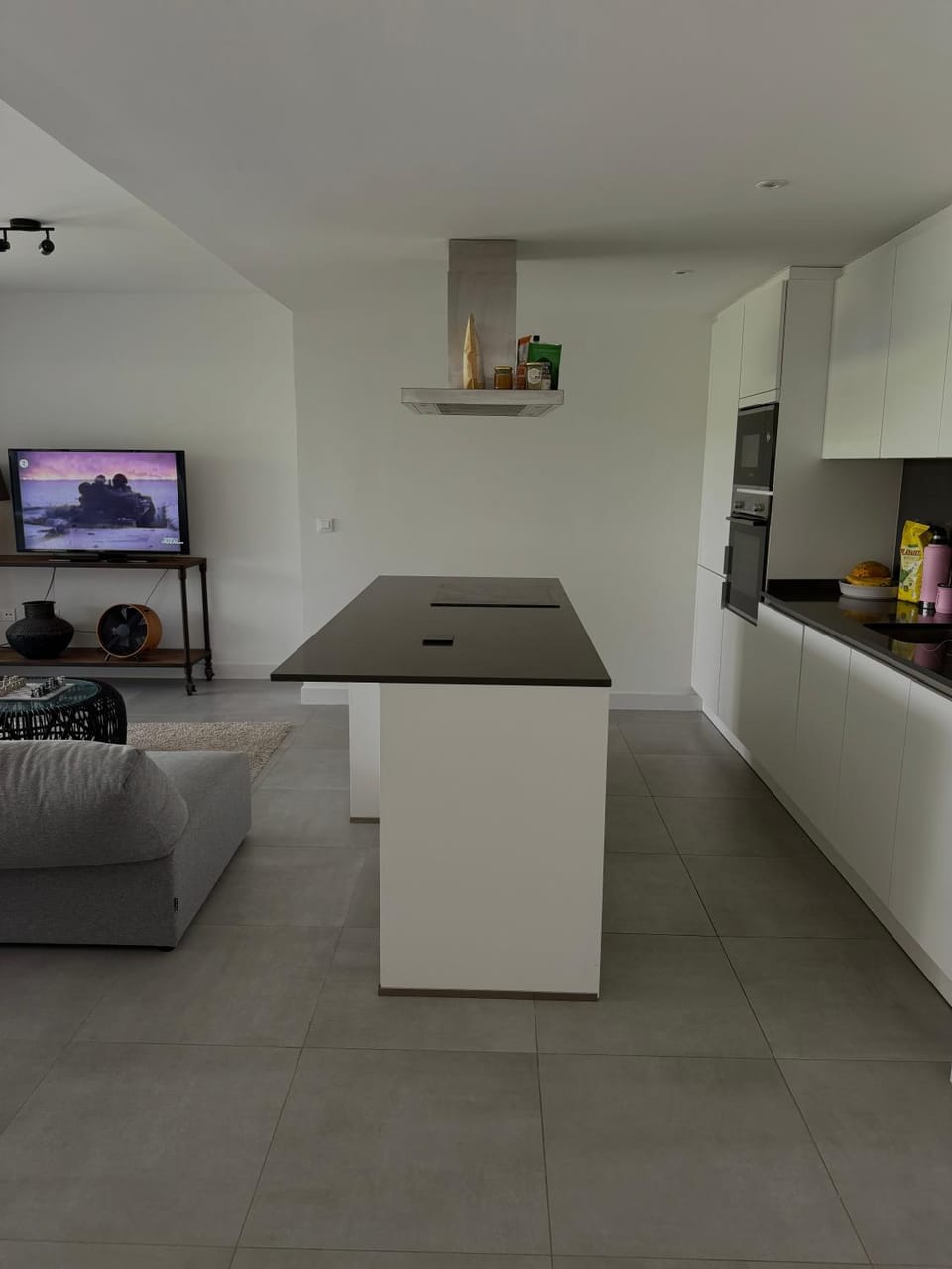 TV and multimedia, Kitchen or kitchenette, Seating area